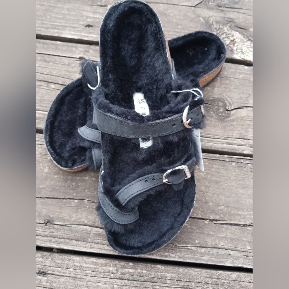 Birkenstock black shearling Mayari sandals, NWT